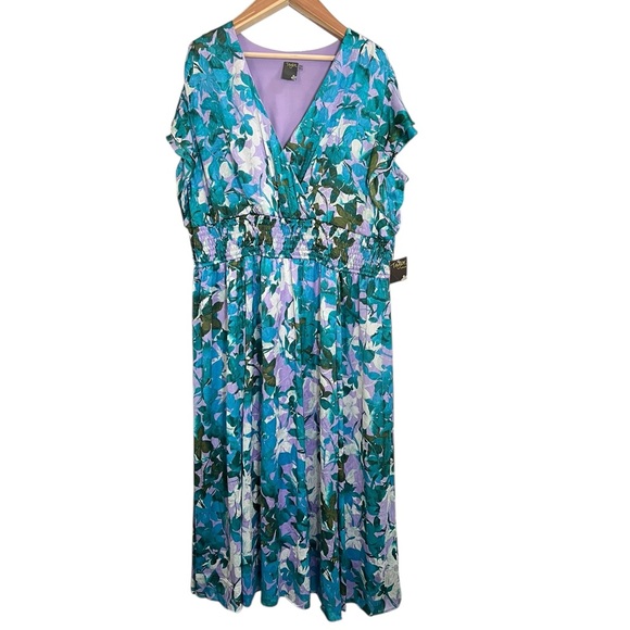 Taylor Plus Size blue white multi colored floral V-Neck Chiffon Dress - Picture 2 of 11